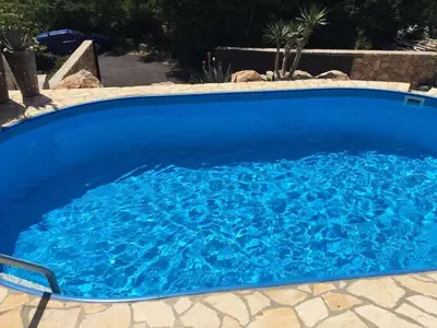 PoolOfHouse