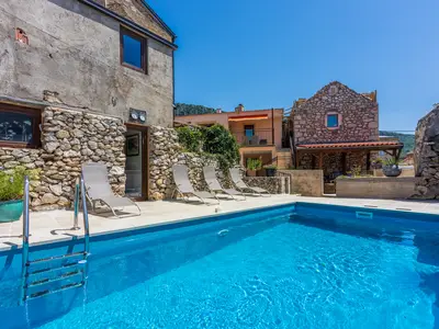 Ferienhaus für 14 Personen (250 m²) in Bribir 1/10