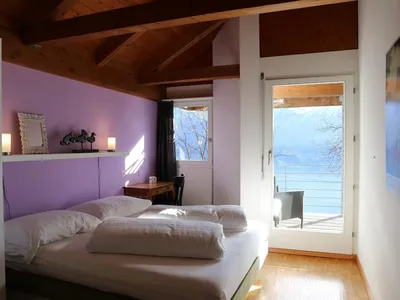 Grosses Zimmer mitBett 160/200 cm