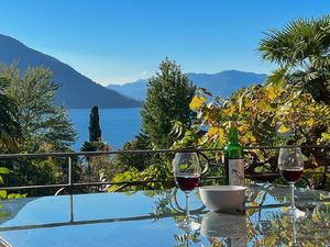 23503132-Ferienhaus-4-Brissago-300x225-5