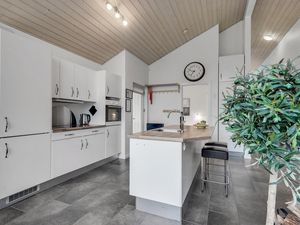 23726805-Ferienhaus-10-Brovst-300x225-4