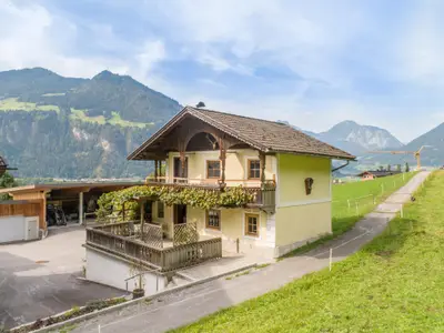 Außenseite Ferienhaus [Sommer]