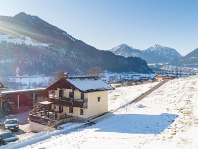 Außenseite Ferienhaus [Winter]