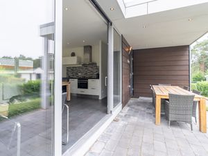 23987719-Ferienhaus-4-Brunssum-300x225-3