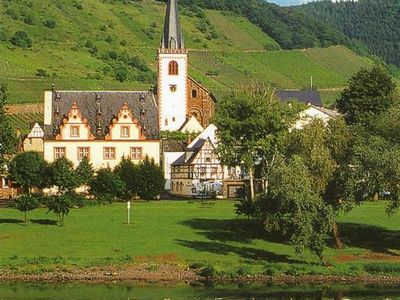 Schunkschehaus von Bruttig mit Mosel