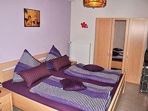 Schlafbereich. Schlafzimmer Nr.2 mit TV