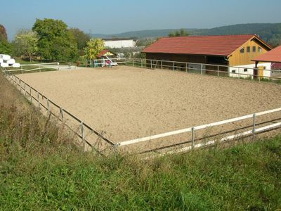 Reitplatz im Grünen