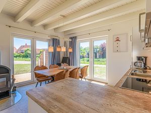 23743371-Ferienhaus-8-Büsum-300x225-5