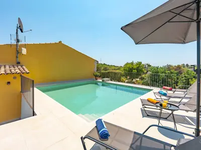 PoolOfHouse