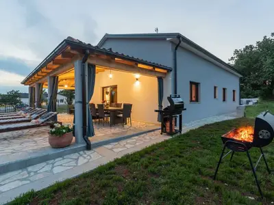 Ferienhaus für 8 Personen (120 m²) in Buje 2/10