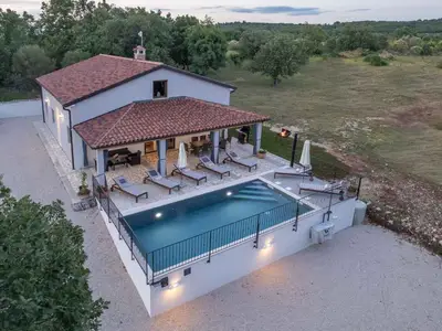 Ferienhaus für 8 Personen (120 m²) in Buje 4/10