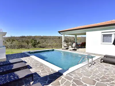 Ferienhaus für 8 Personen (140 m²) in Buje 2/10