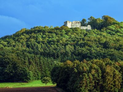 Die Ruine Bramberg ist nur ca.2Km. von hier entfernt und ein sehr beliebte Wanderziel mit herrliichem Ausblick