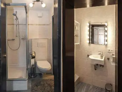 Das Badezimmer oben, unten ist auch noch eins