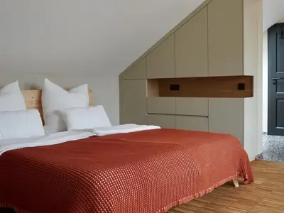 Schlafzimmer 1