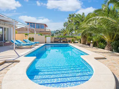 PoolOfHouse