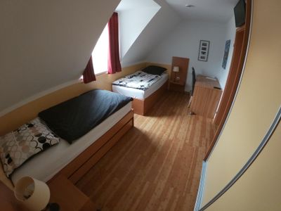 Schlafzimmer 2