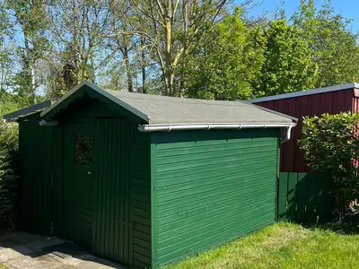 Schuppen im Garten