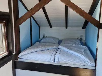 Schlafzimmer (2)