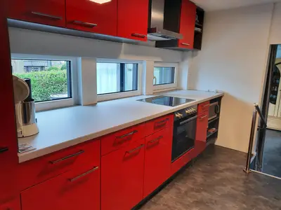 Küchenzeile_Christine mit Blick zum Wohnzimmer