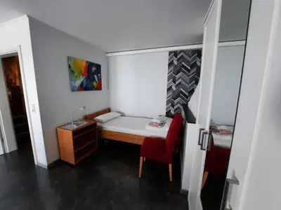 Pflegebett im Schlafraum Erdgeschoss