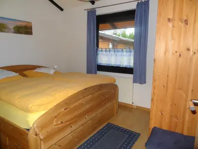 Schlafzimmer 1 mit hochwertigen Matratzen