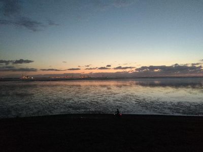 Direkte Umgebung des Objekts. Abendstimmung am Deich