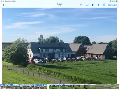 Ansicht Gut Tossens vom Deich
