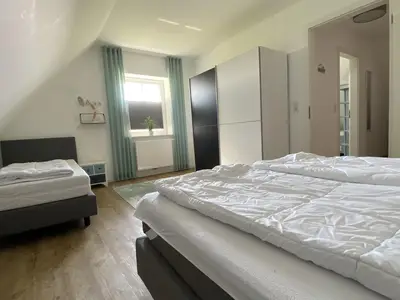 Schlafzimmer 3 Betten