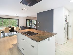 23744877-Ferienhaus-8-Cabrils-300x225-5