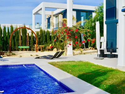 Pool. Südseite