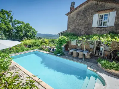 Außenseite Ferienhaus [Sommer]