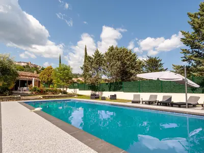 PoolOfHouse