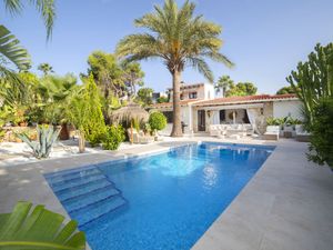 23843069-Ferienhaus-6-Calp-300x225-0