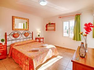 23850345-Ferienhaus-11-Calp-300x225-1