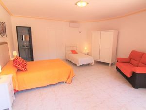 22389479-Ferienhaus-6-Calp-300x225-1