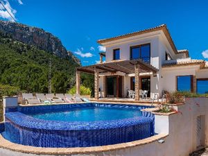 23528866-Ferienhaus-8-Calp-300x225-0