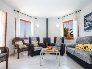 23528875-Ferienhaus-8-Calp-300x225-3