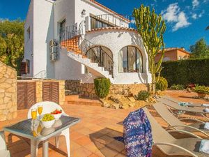 23528943-Ferienhaus-6-Calp-300x225-5