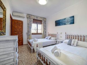 23528961-Ferienhaus-8-Calp-300x225-1