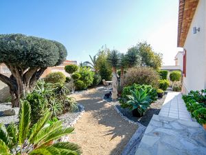 23845632-Ferienhaus-8-Calp-300x225-1