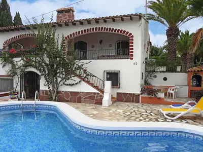 PoolOfHouse