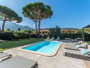 23982343-Ferienhaus-8-Calvi-300x225-2