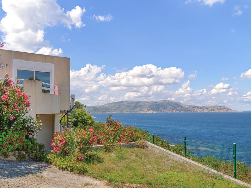 23724695-Ferienhaus-8-Calvi-800x600-0