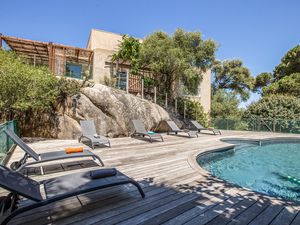 23738660-Ferienhaus-8-Calvi-300x225-0