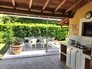 23557747-Ferienhaus-8-Camaiore-300x225-1