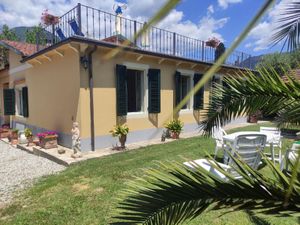 23557747-Ferienhaus-8-Camaiore-300x225-4