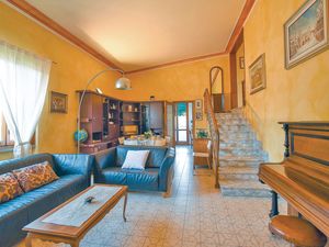 23949390-Ferienhaus-6-Camaiore-300x225-2