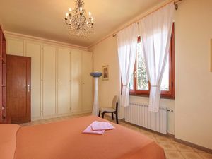 23949390-Ferienhaus-6-Camaiore-300x225-5