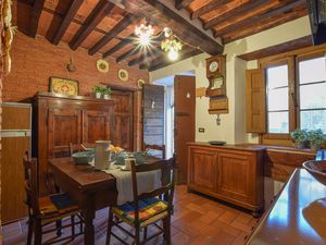 23742763-Ferienhaus-7-Camaiore-300x225-1